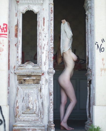 Porn Pics of Alice Brookes