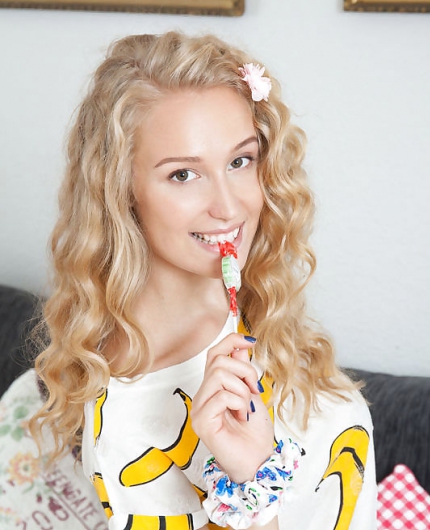 Porn Pics of Naomi Kiss