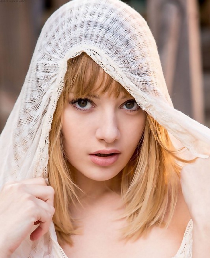 Porn Pics of Lena Anderson