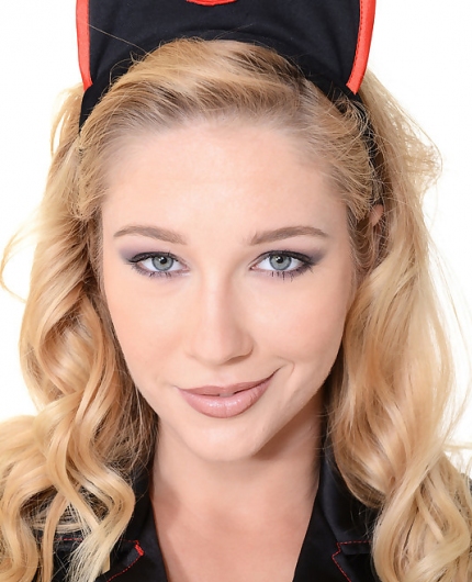 Porn Pics of Genevieve Gandi
