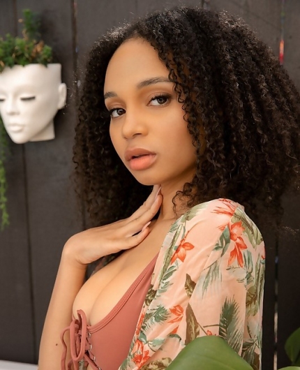 Porn Pics of Lily Lilac