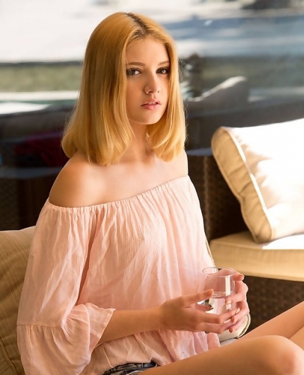 Porn Pics of Lena Anderson