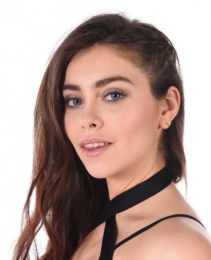 Porn Pics of Foxy Alissa