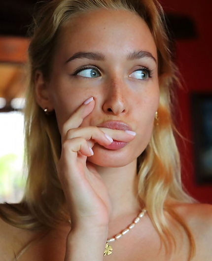 Porn Pics of Kelly Collins